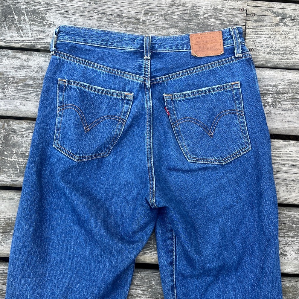 Levi's Women's Straight Leg Jeans in Classic Blue - Picture 7 of 14